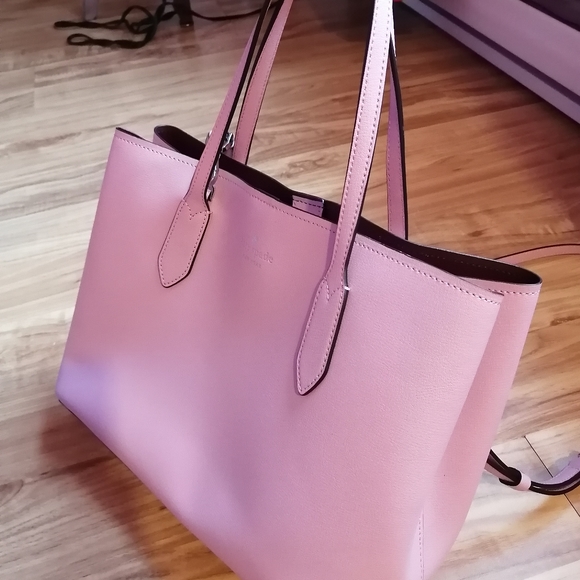** SOLD ** 🩷♠️ KATE SPADE Baby Pink Purse - Picture 2 of 6